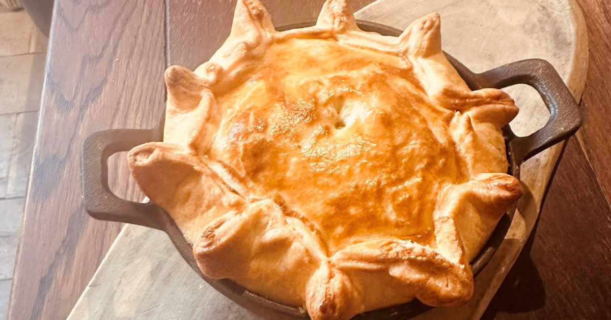 Chicken and wild garlic pie